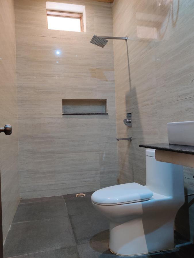 Hotel Kunwar Residencia Rishīkesh Habitación foto